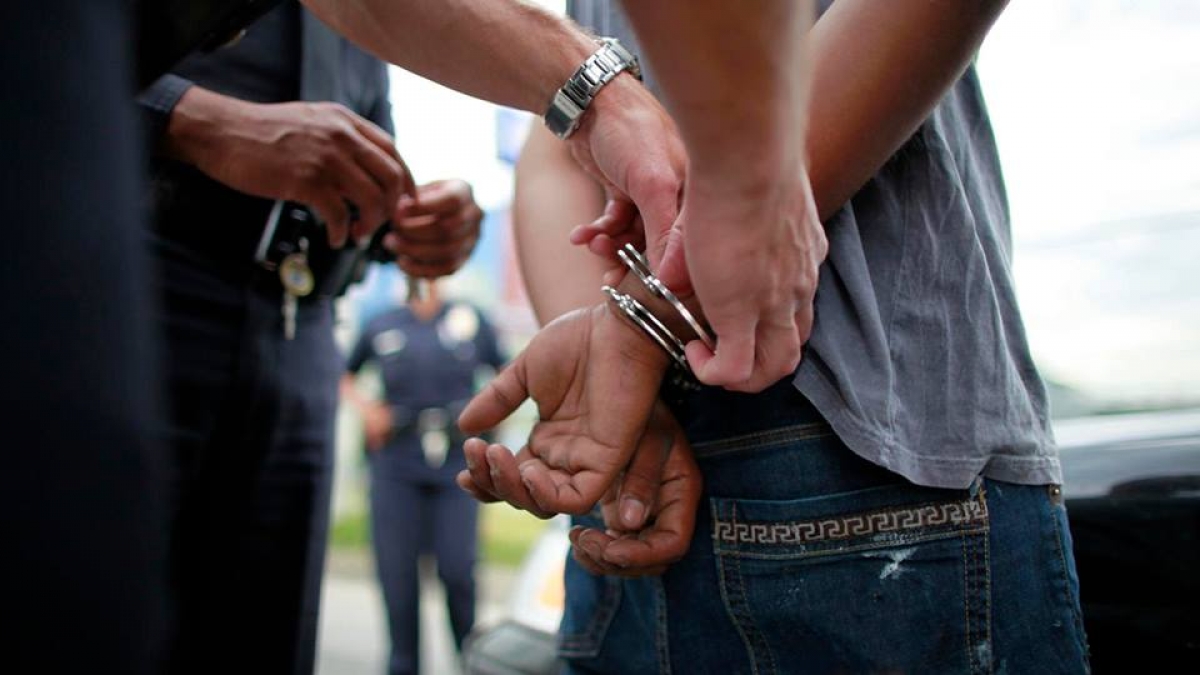 Detienen a un hombre armado en los Patios de la Estación