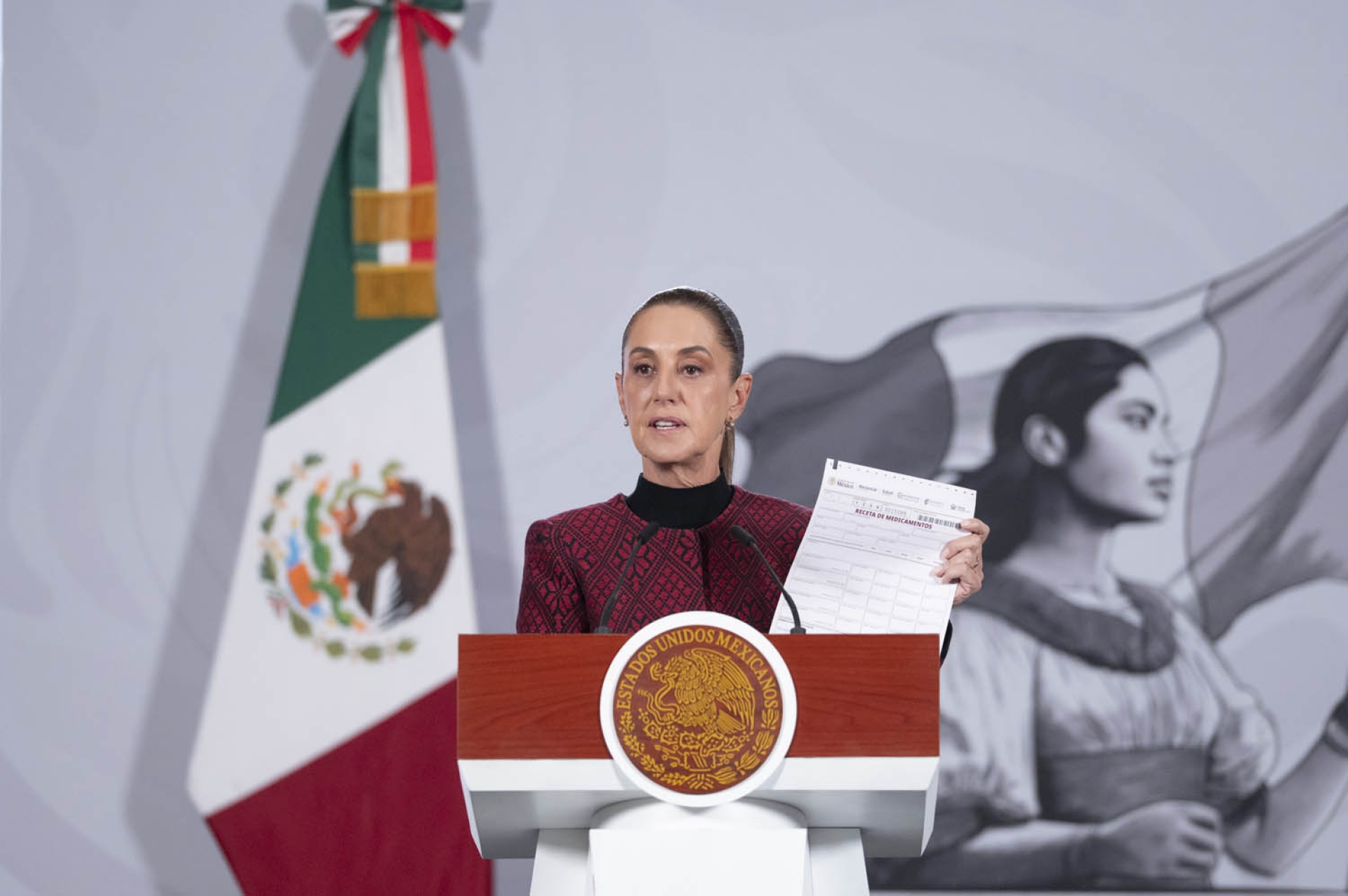 Sheinbaum anuncia programa Farmacias del Bienestar
