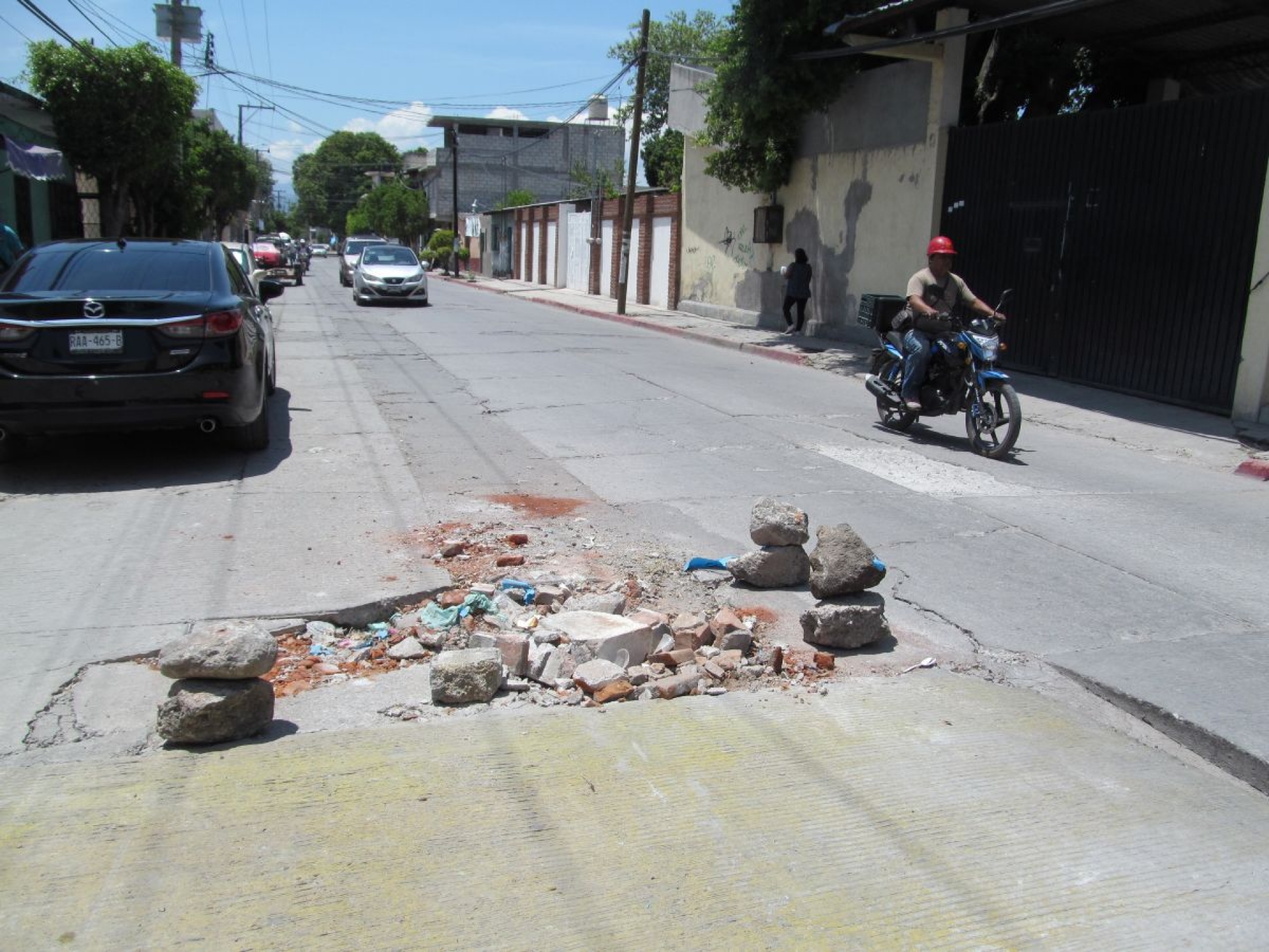 Circuito de autobuses foráneos en Jojutla daña el pavimento de calles