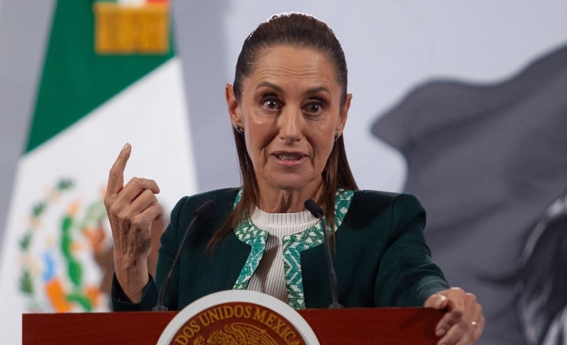 Sheinbaum pide respeto hacia Grecia Quiroz tras críticas de Noroña