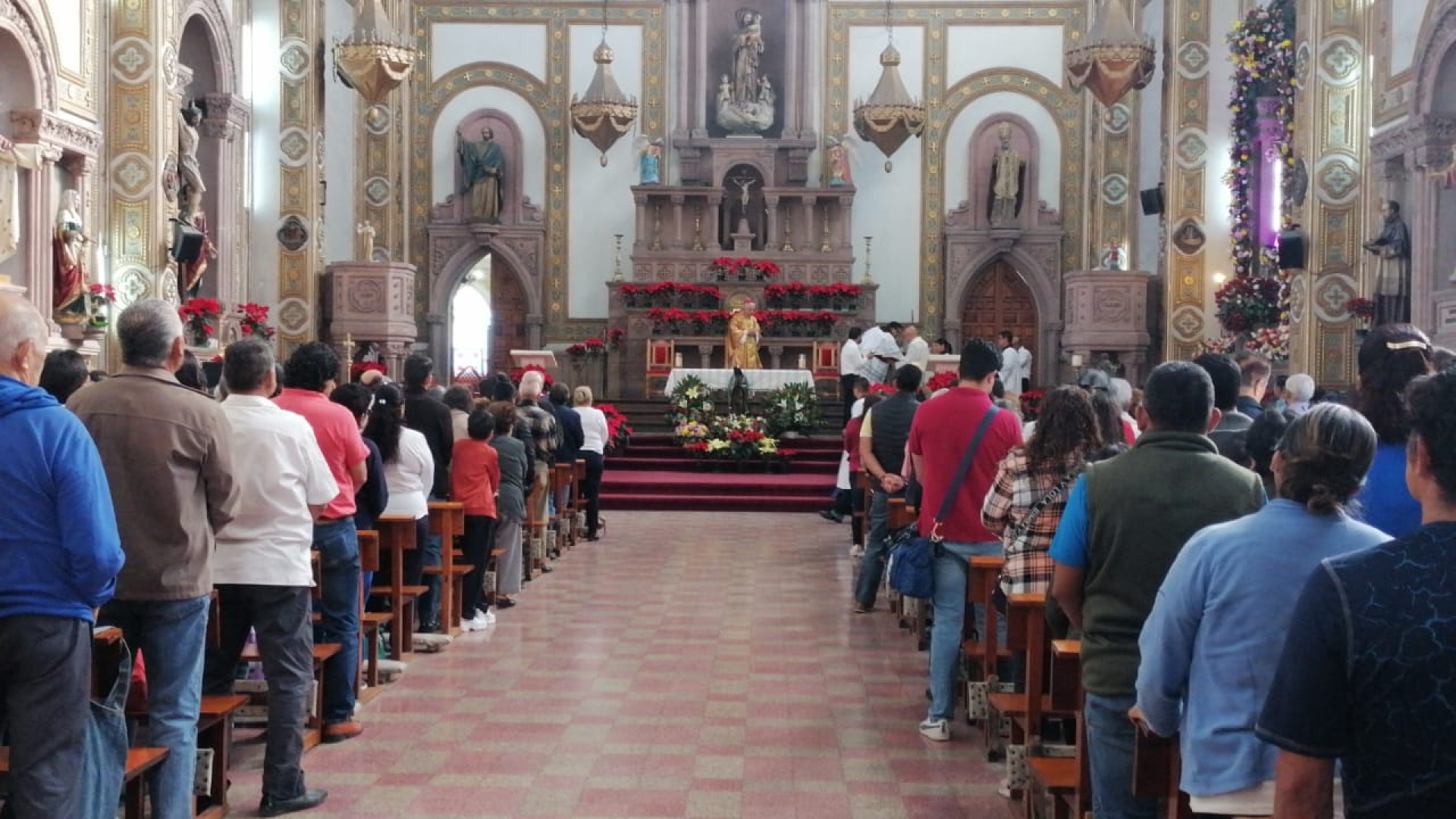 Celebran feligreses a la Virgen de Guadalupe, en Cuernavaca