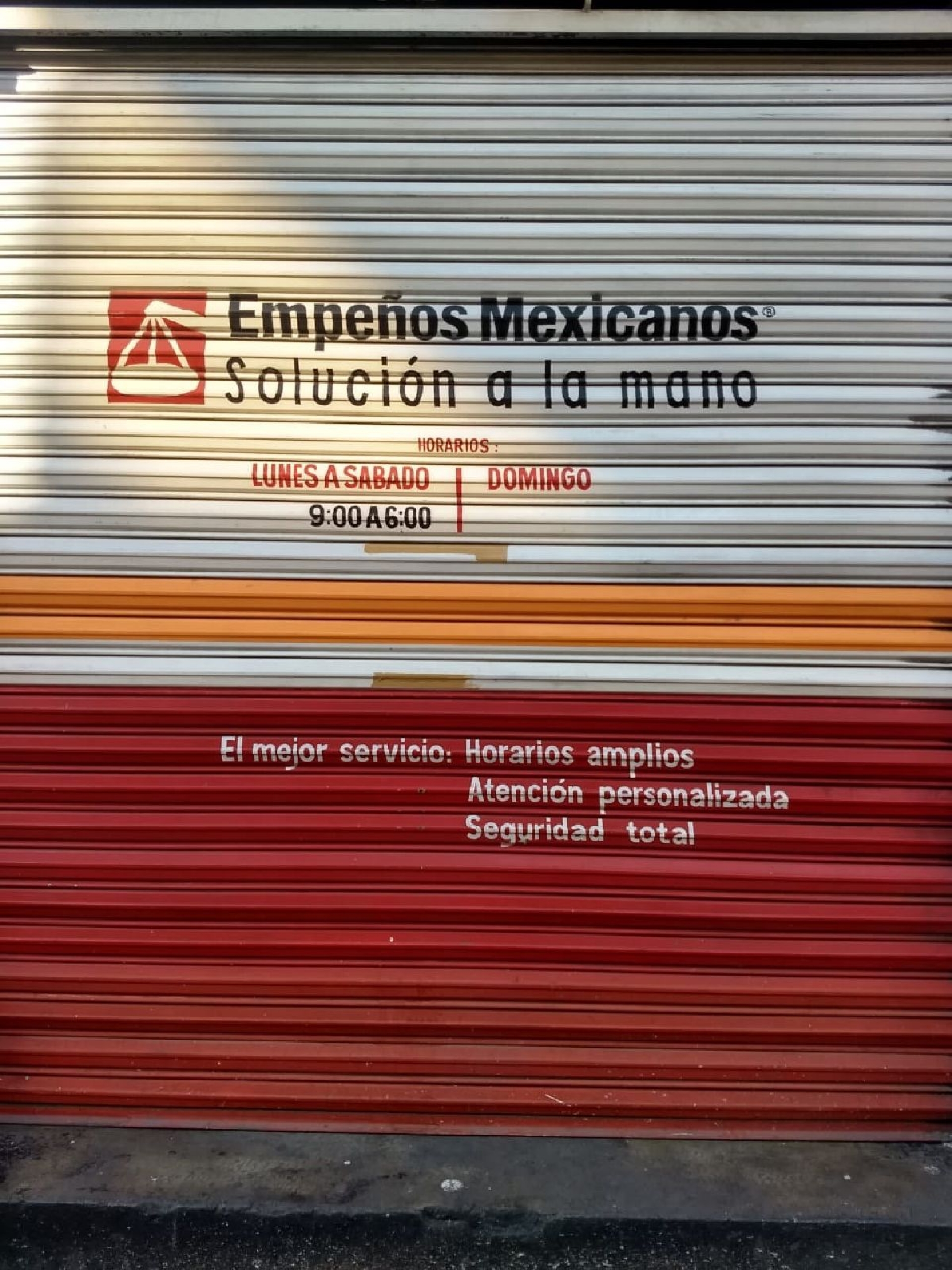 Saquean una casa de empeños en Cuernavaca