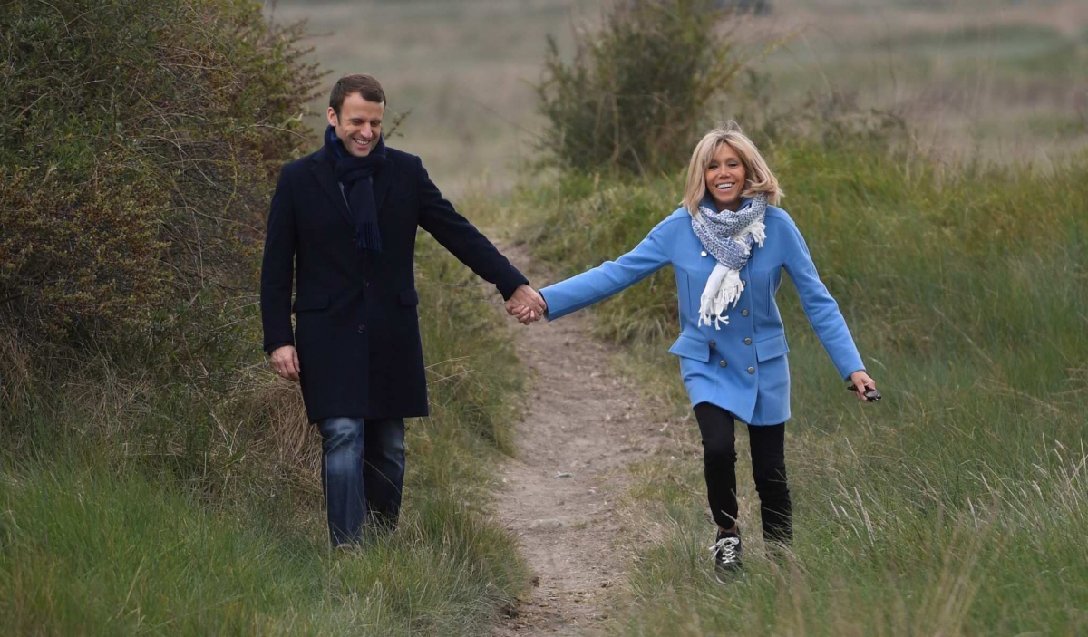 Brigitte Macron: la profesora que lo dejó todo por un amor imposible