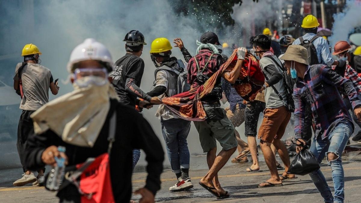 Myanmar corta servicio de internet inalámbrico por protestas