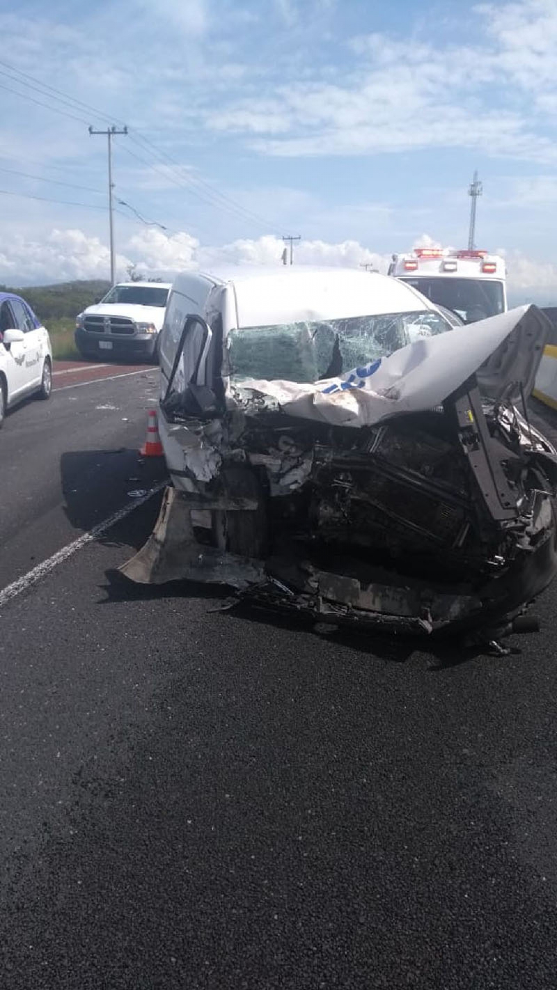 Se impactó contra un camión de carga