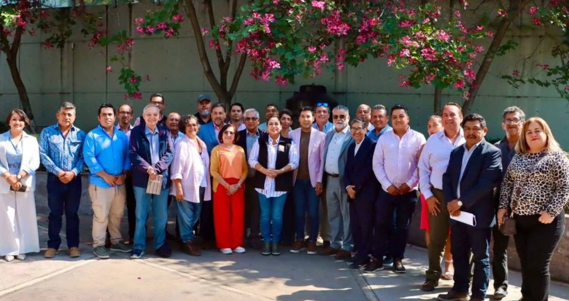 Socializa Tania Valentina Rodríguez reformas con constructores e ingenieros