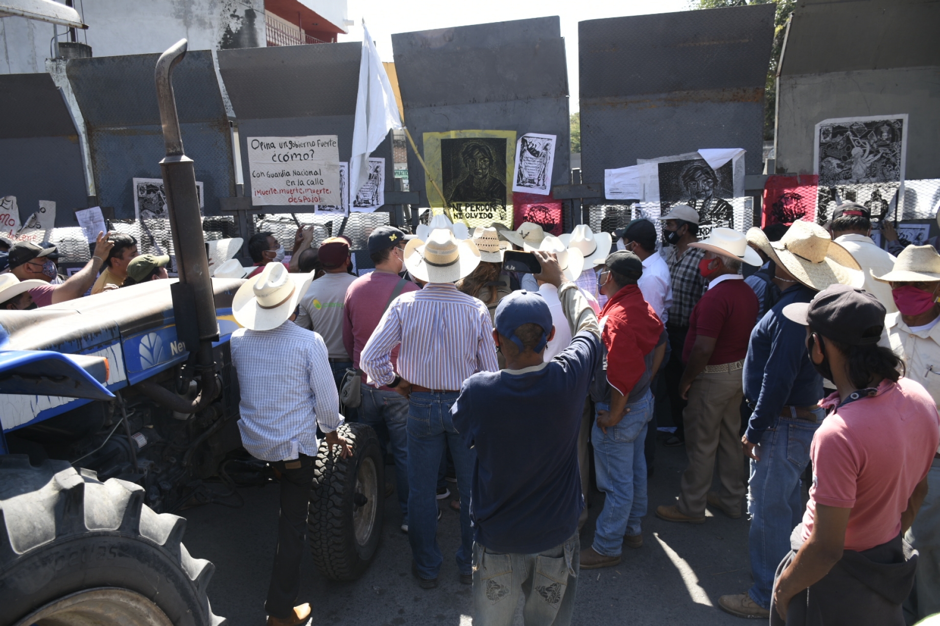 Conato de enfrentamiento en manifestación de opositores a la termoeléctrica