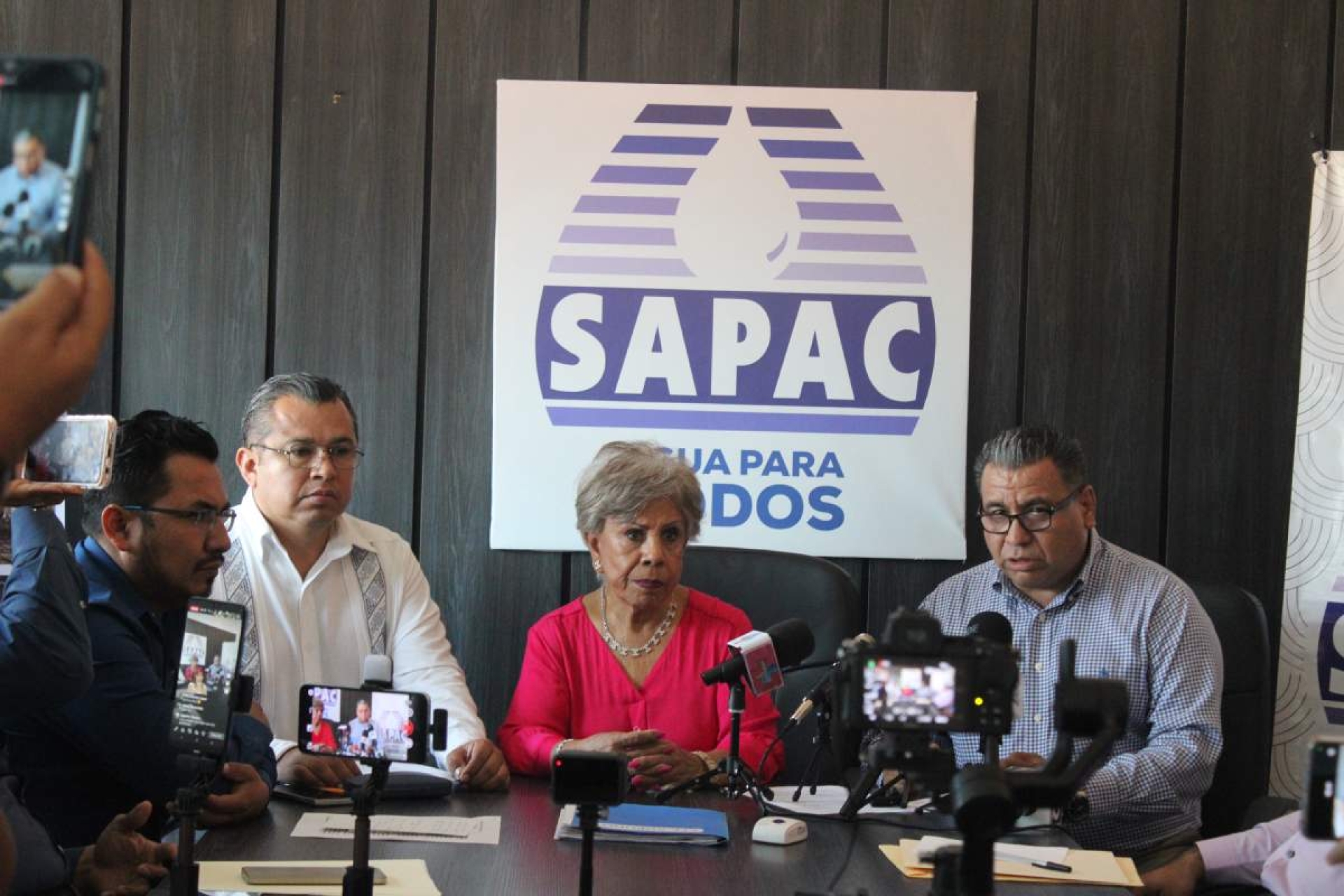Sin previo aviso, la CFE deja sin agua a la ciudad