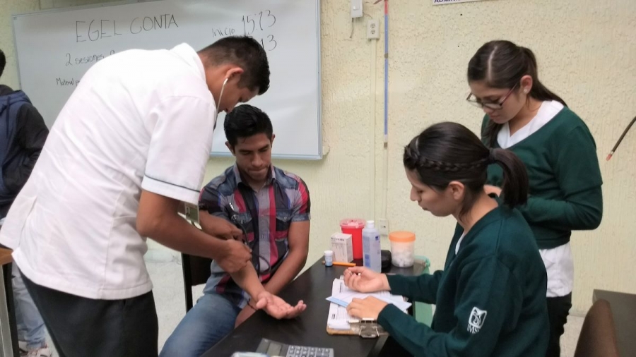 Continúan acciones preventivas de salud del IMSS para estudiantes de la UAEM