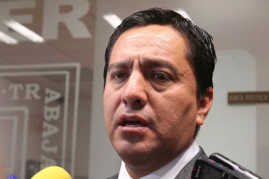 Alberto Martínez dejará diputación; llamarán a suplente