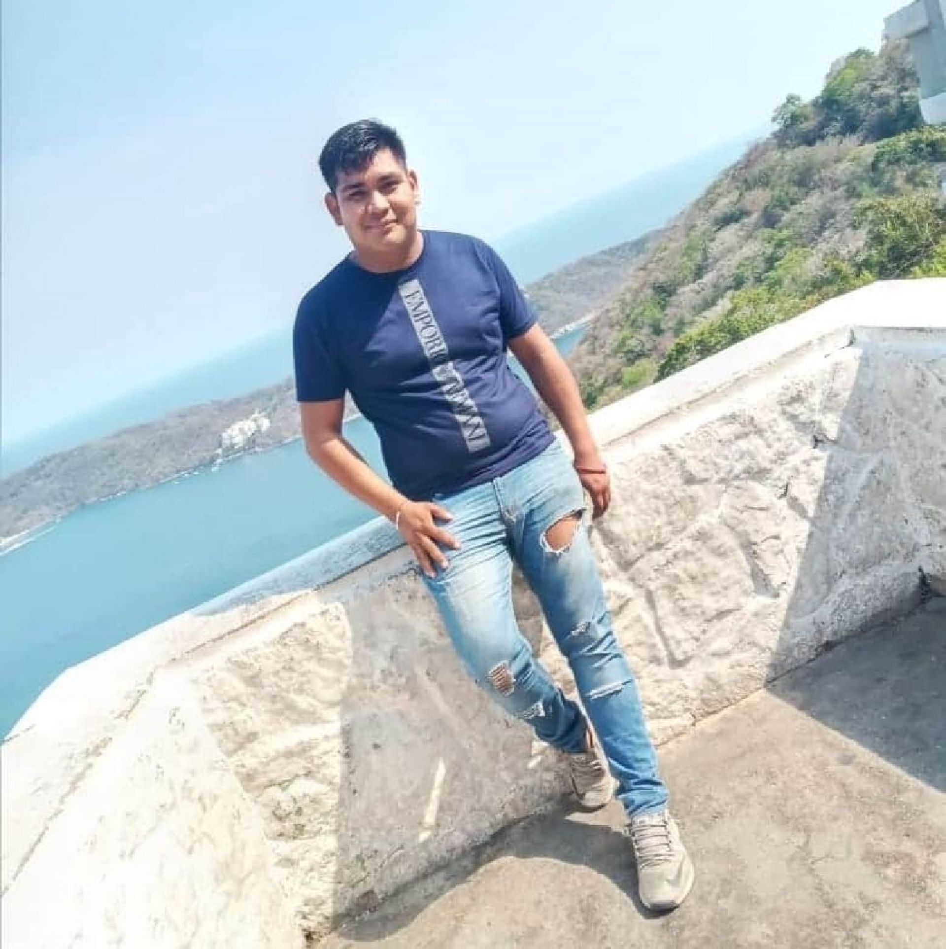 Buscan a policía que habría sido privado de su libertad