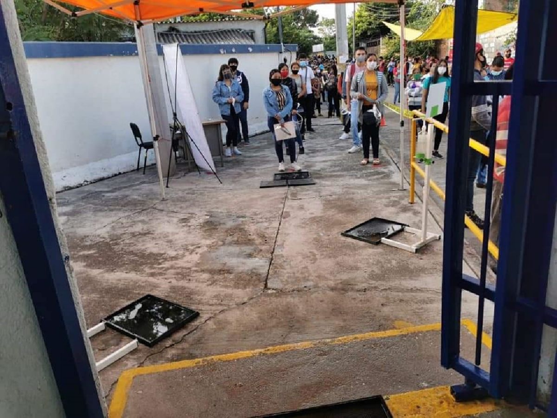 Aspiran alrededor de 500 jóvenes a ingresar al CETIS 122