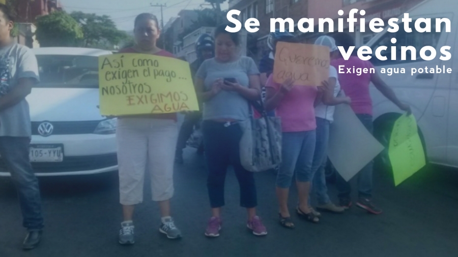 Se manifiestan vecinos en la avenida Universidad; exigen agua potable