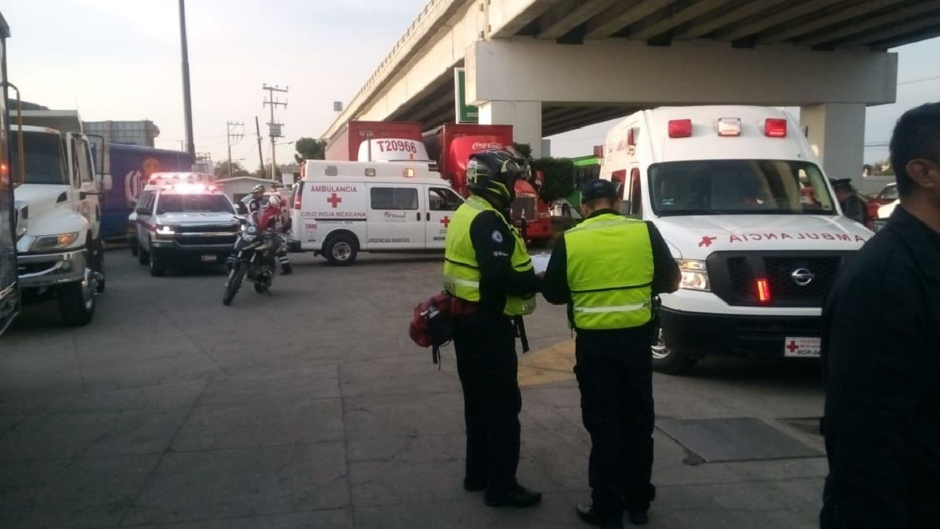 Choque entre una “ruta” y un autobús deja diez lesionados