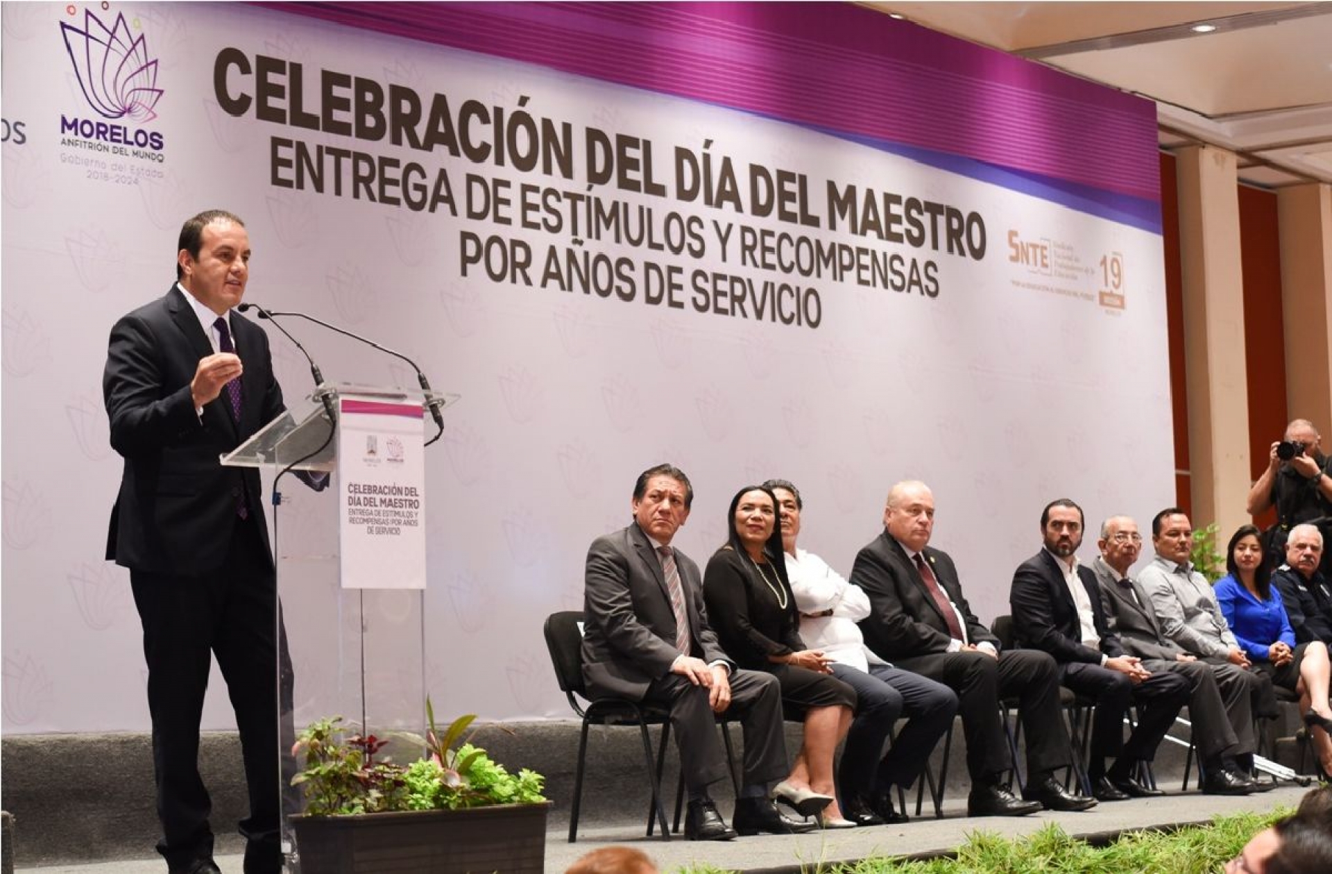 Reconoce Cuauhtémoc Blanco importancia de los maestros en la construcción de un mejor Morelos