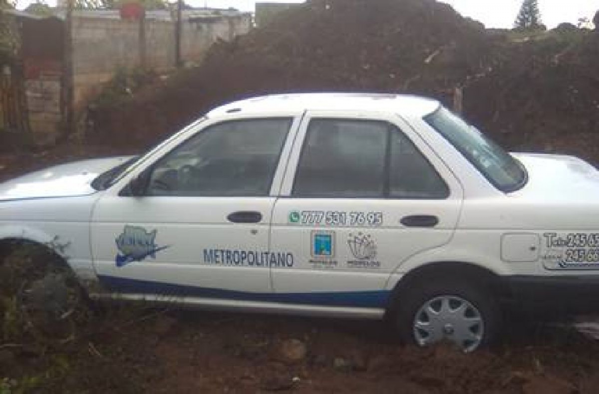 Hallan una motoneta y un taxi que tienen reporte de robo