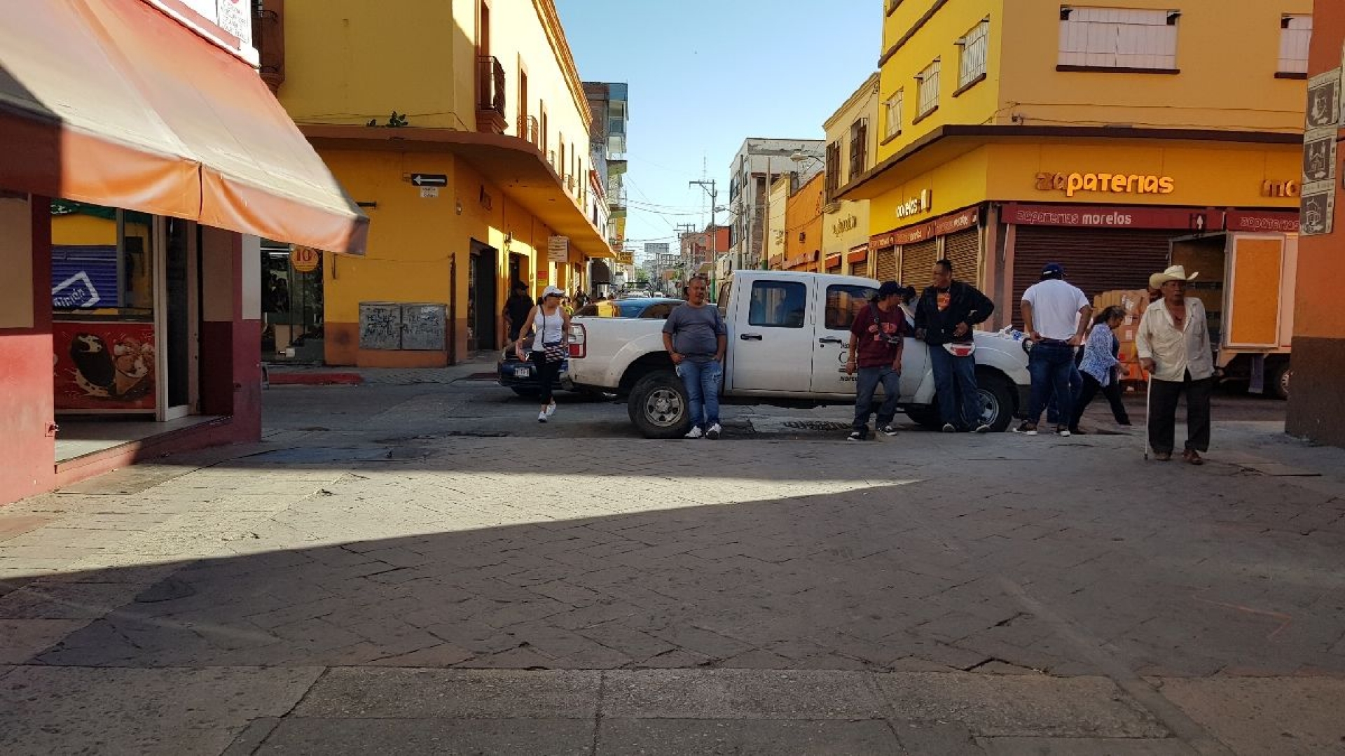 Retira Ayuntamiento a ambulantes del zócalo de Cuautla