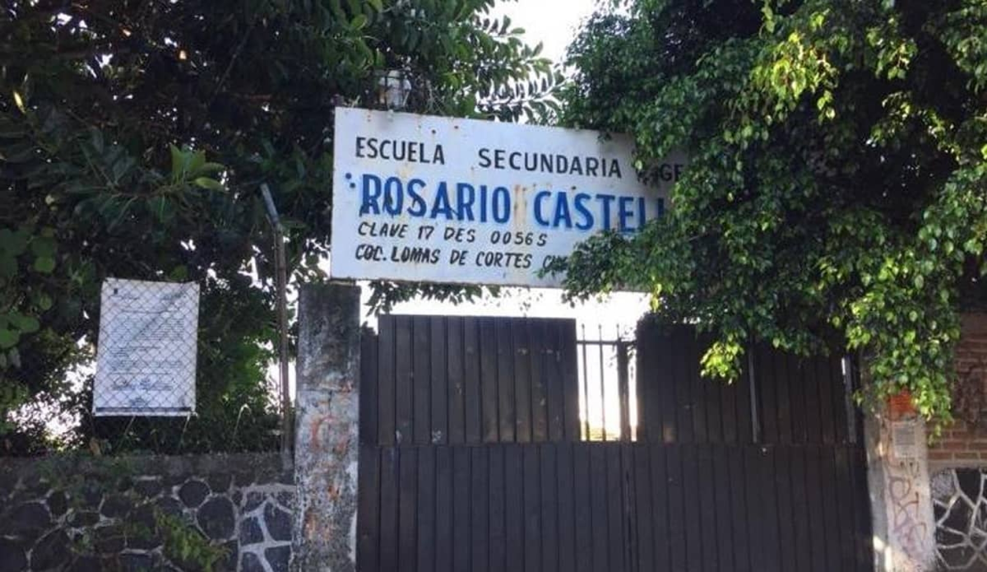 Protestan contra director de la Secundaria 13 'Rosario Castellanos'