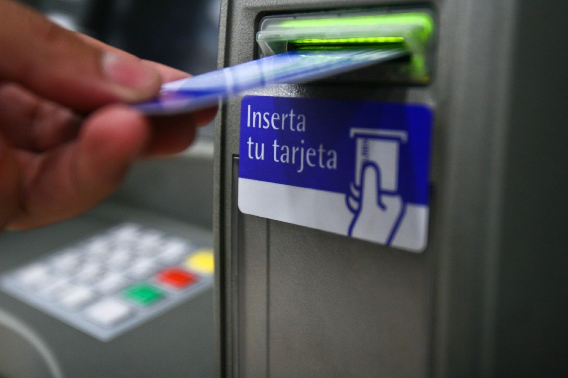 Endurecen penas contra el robo a cuentahabientes