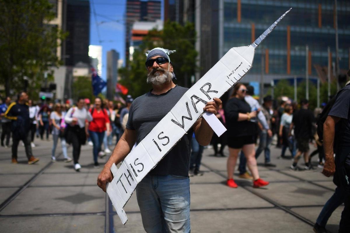 Protestan contra las medidas por COVID-19 en Australia