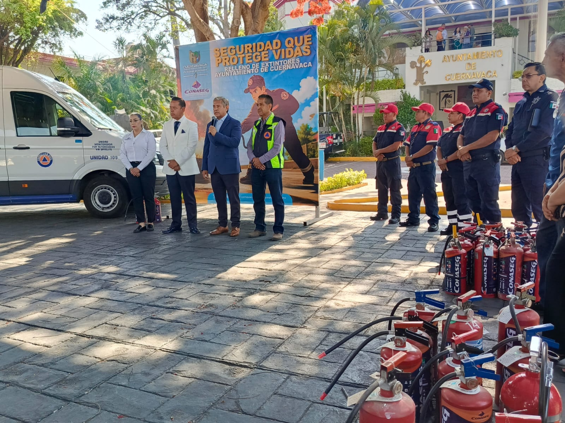 Efectúa Ayuntamiento de Cuernavaca recarga de extintores de las diversas áreas municipales