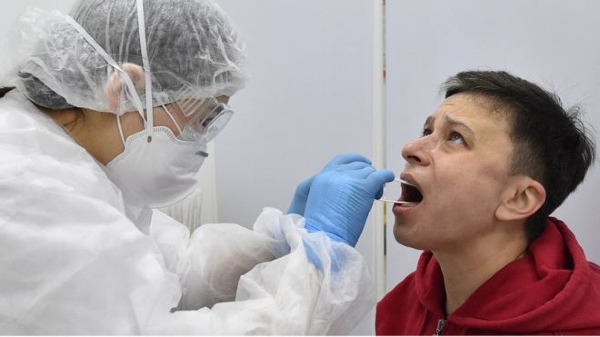 Razón por la que algunos pacientes recuperados de covid-19 pueden volver a dar positivo, según la OMS