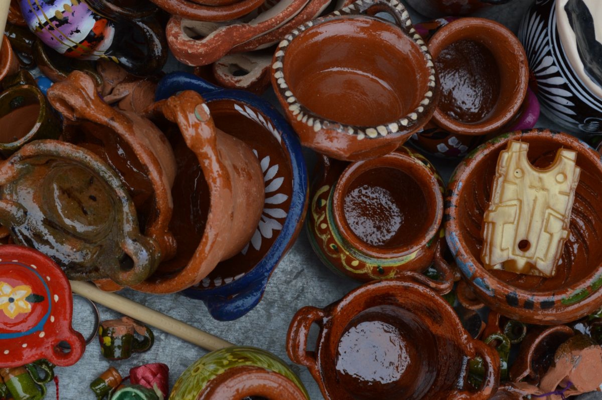 Alfarería de barro en Tlayacapan Entre cazuelas, comales y jarrones