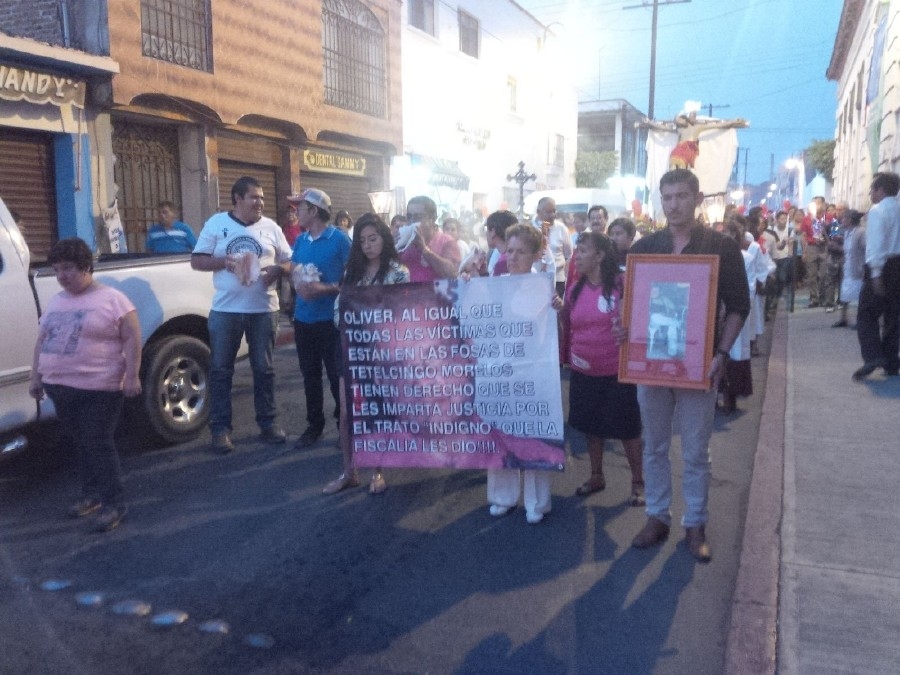 Habitantes de Cuautla realizan procesión para orar por las víctimas de la violencia