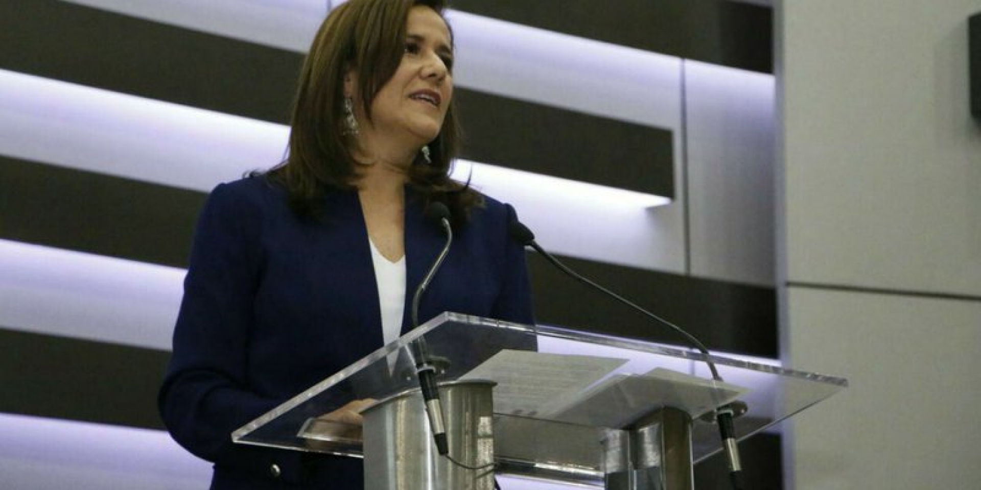 Zavala se registró como candidata y renunció a dinero público