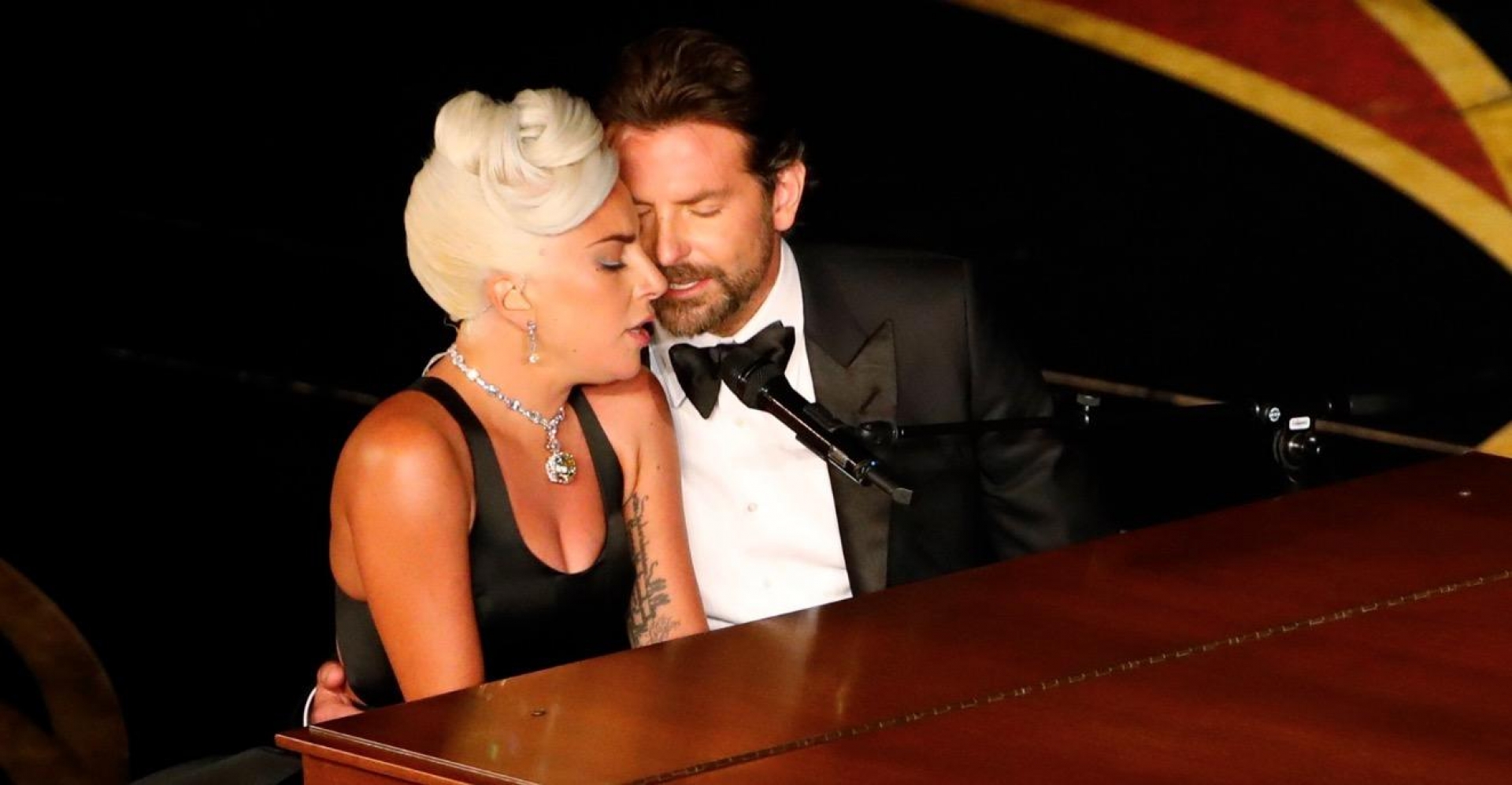 VIDEO: Bradley Cooper y Lady Gaga estremecen el Oscar con “Shallow”