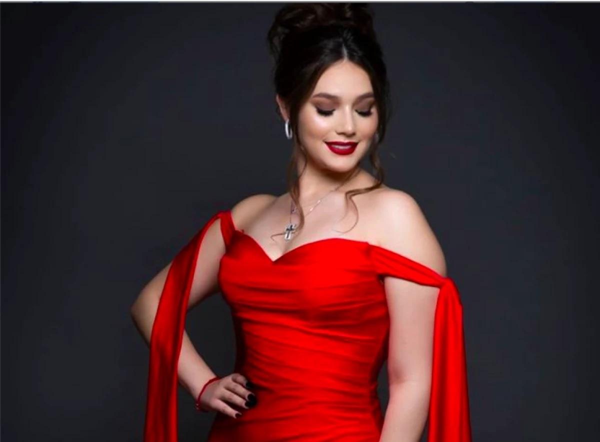 Frida Sofía Guzmán, la nieta de "El Chapo" que quiere ser cantante