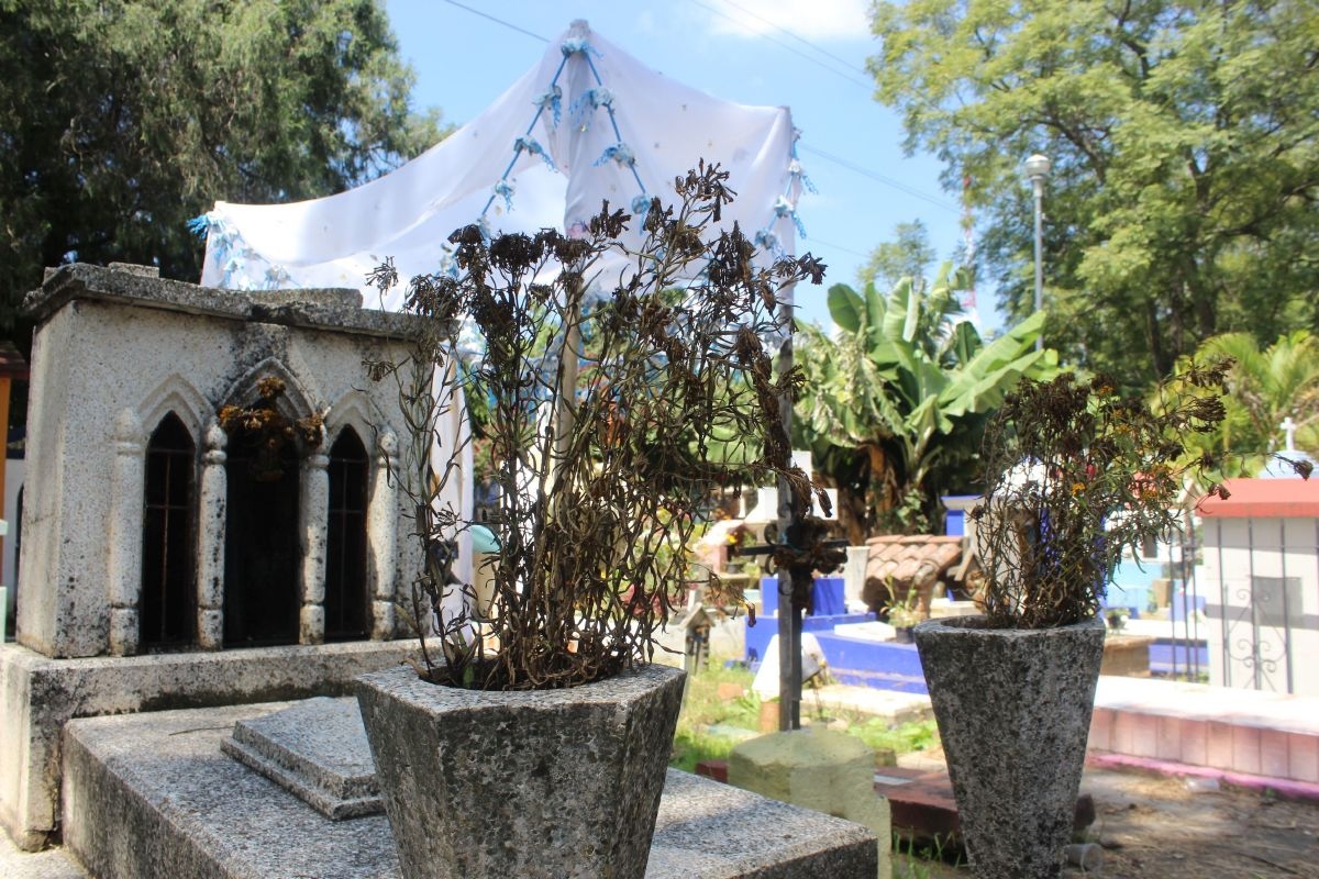Implementan campaña de regularización de derechos de perpetuidad en panteones de Mazatepec
