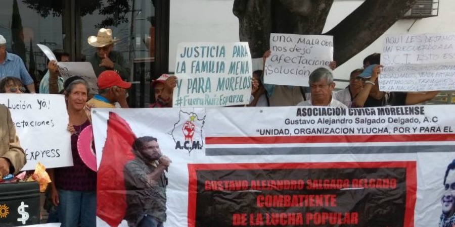 Se manifiesta la Asociación Cívica Morelense en la SCT