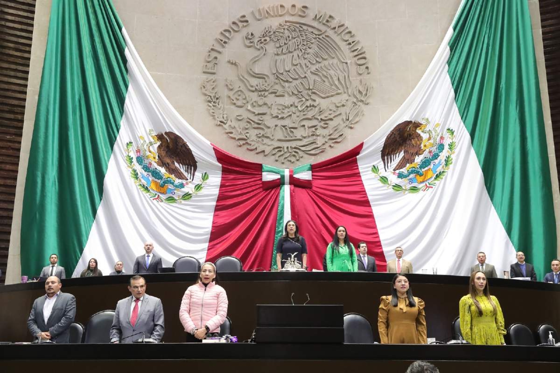 En el limbo, el reparto de candidaturas a las diputaciones federales