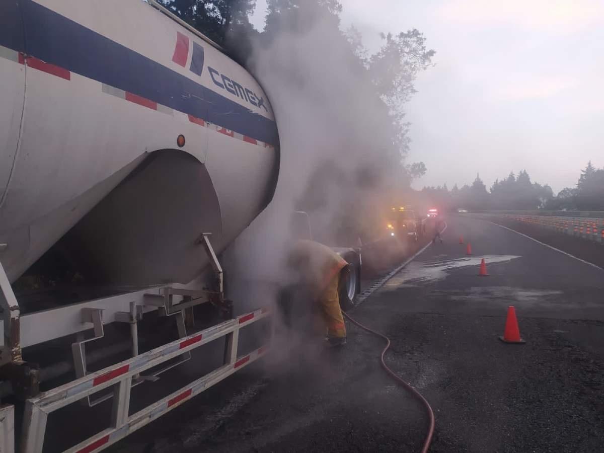 Se quema parte de un tráiler en la México-Acapulco