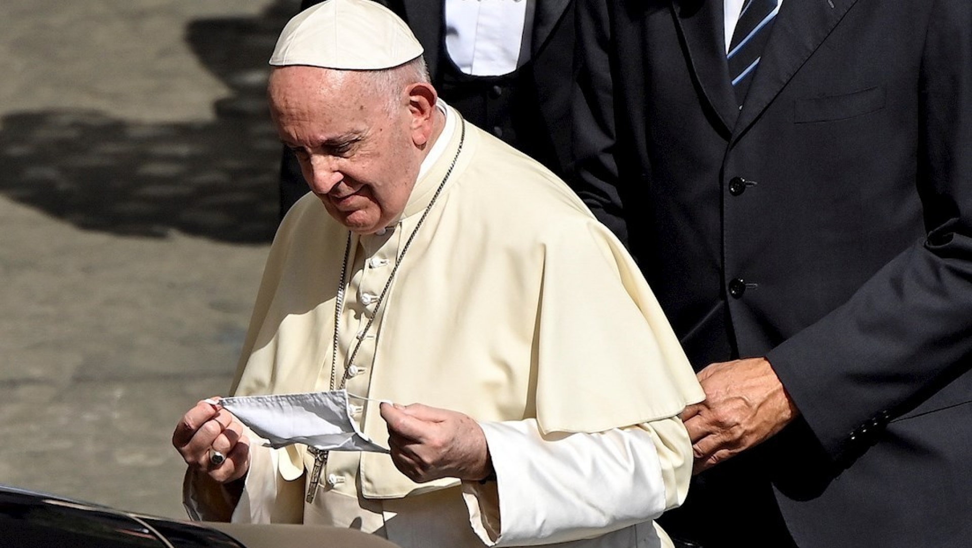 Papa Francisco pide que la vacuna contra COVID-19 sea universal