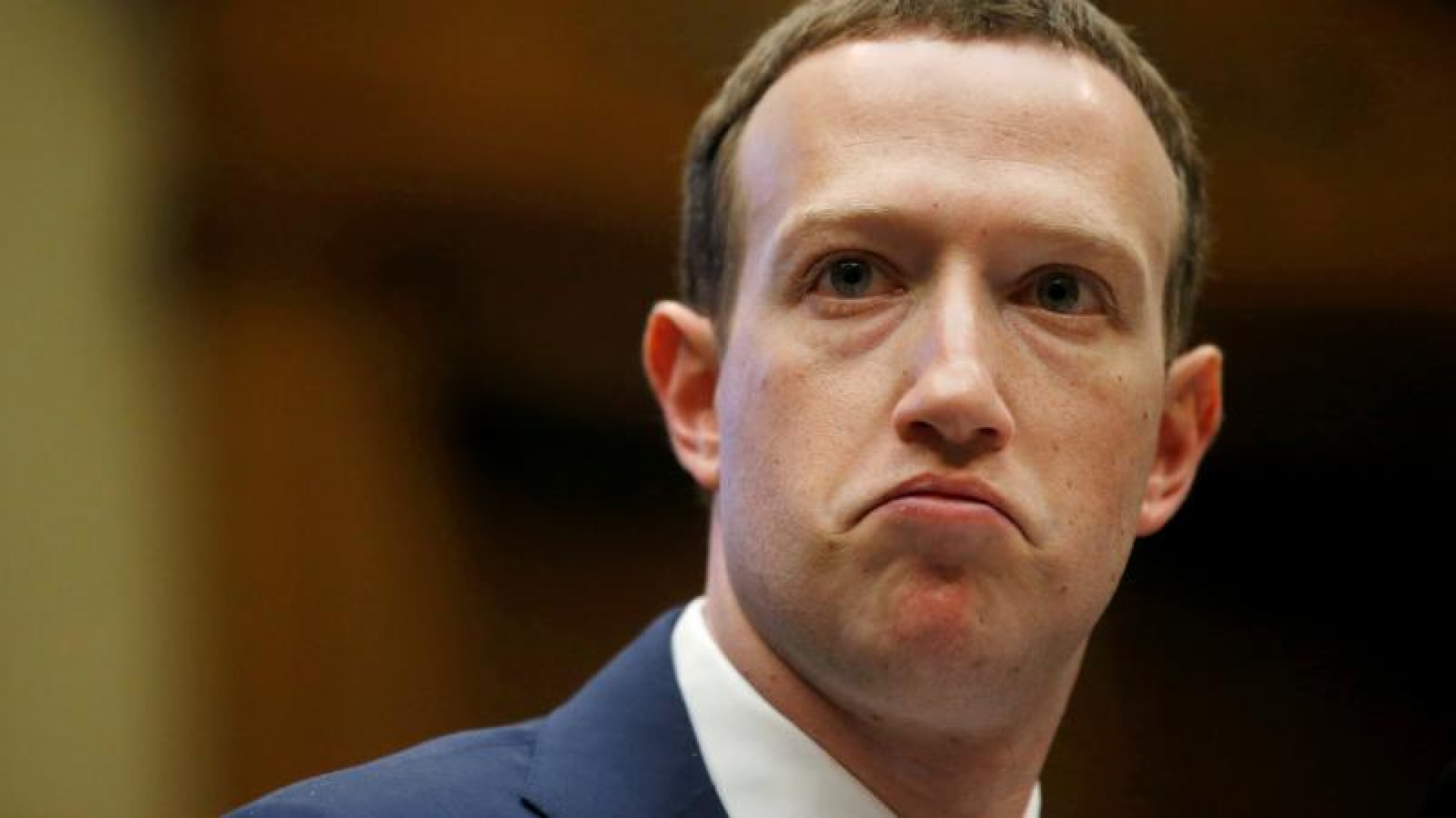 Zuckerberg reconoce que también su información fue vulnerada