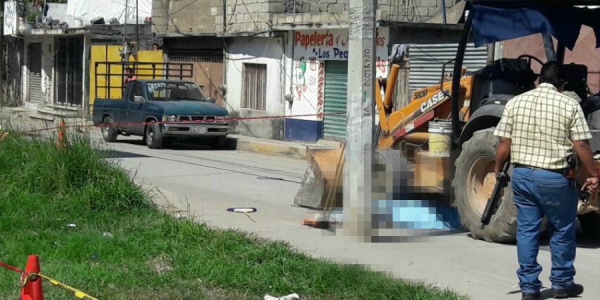 Muere hombre atropellado por retroexcavadora en Emiliano Zapata