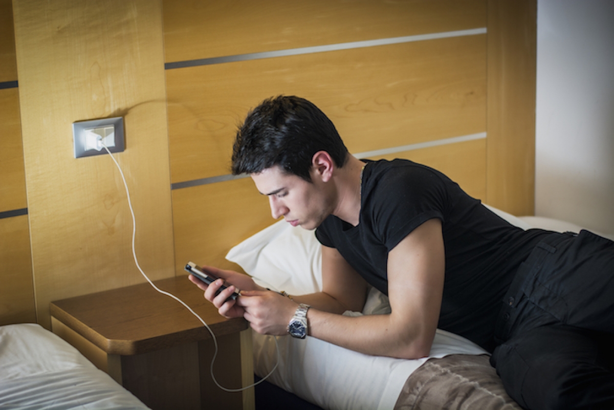 ¿Es bueno dejar cargando tu celular durante la noche? El mito se resuelve