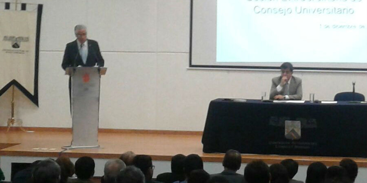 Lo Último: Presenta Vera Jiménez renuncia al cargo de rector de la UAEM