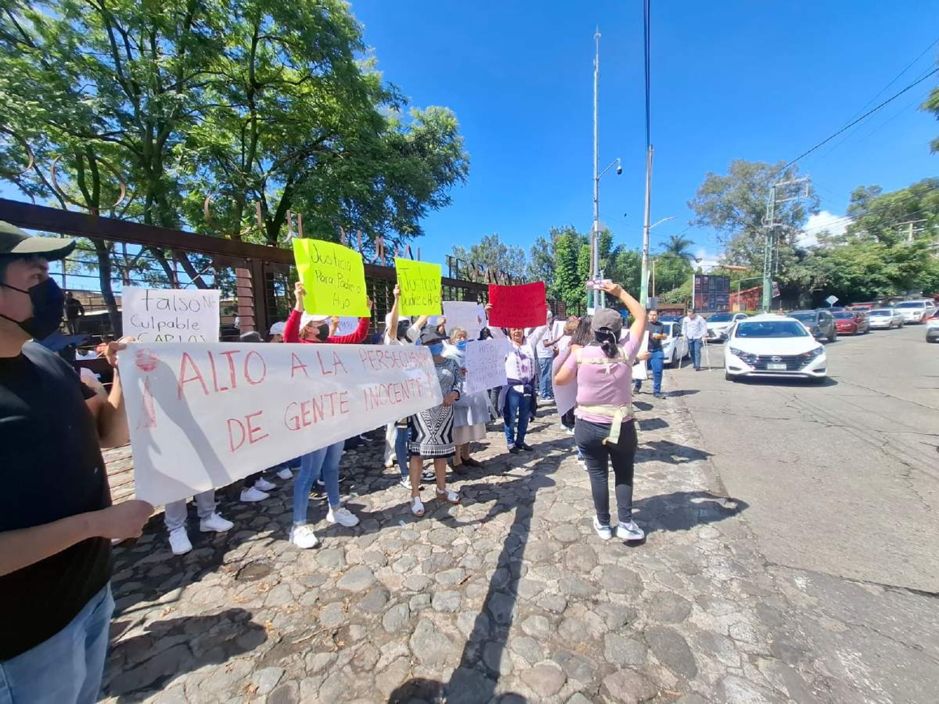 Exigen liberación de dos hombres detenidos en Huitzilac
