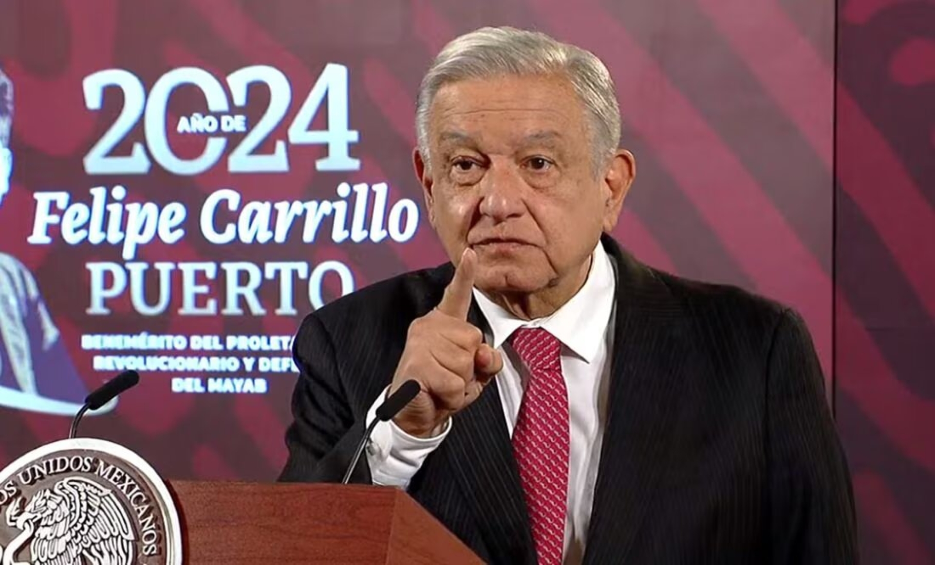 AMLO califica al New York Times de 'pasquín inmundo'