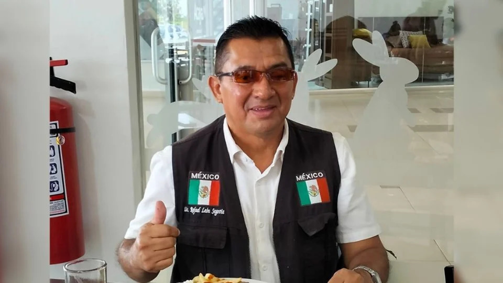 Periodistas y familia denuncian detención injustificada de Rafael León