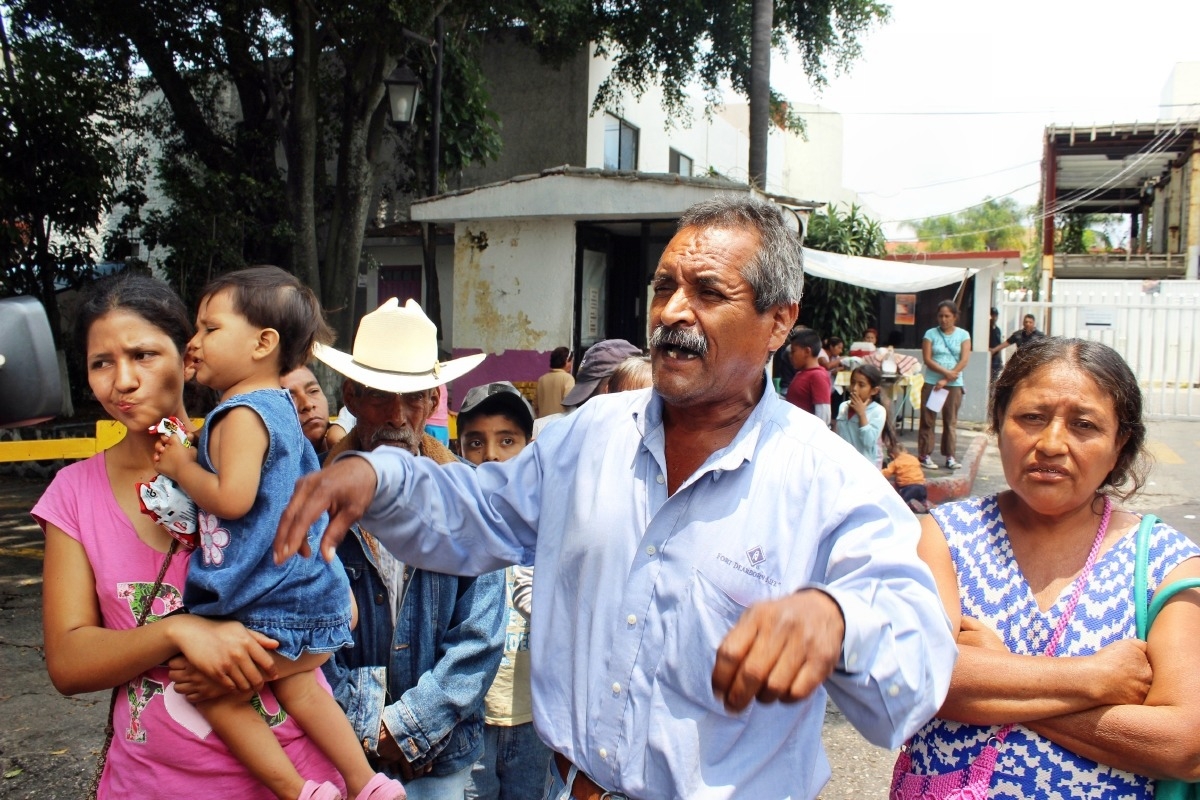 Protestan vecinos de Ayala por represión