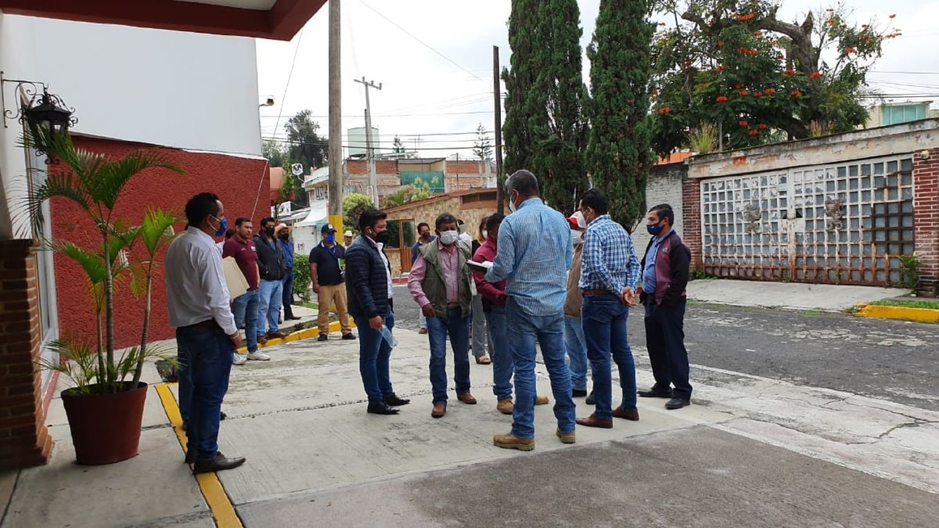 Instalan mesa de diálogo entre Tetela del Volcán y Hueyapan