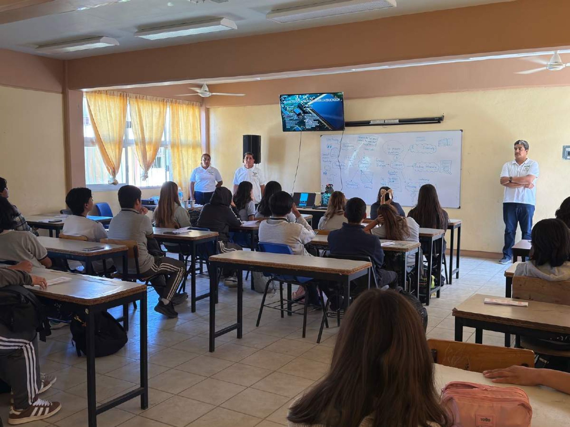 Impulsa Cuautla educación tecnológica en la Feria “Jóvenes Emprendedores”