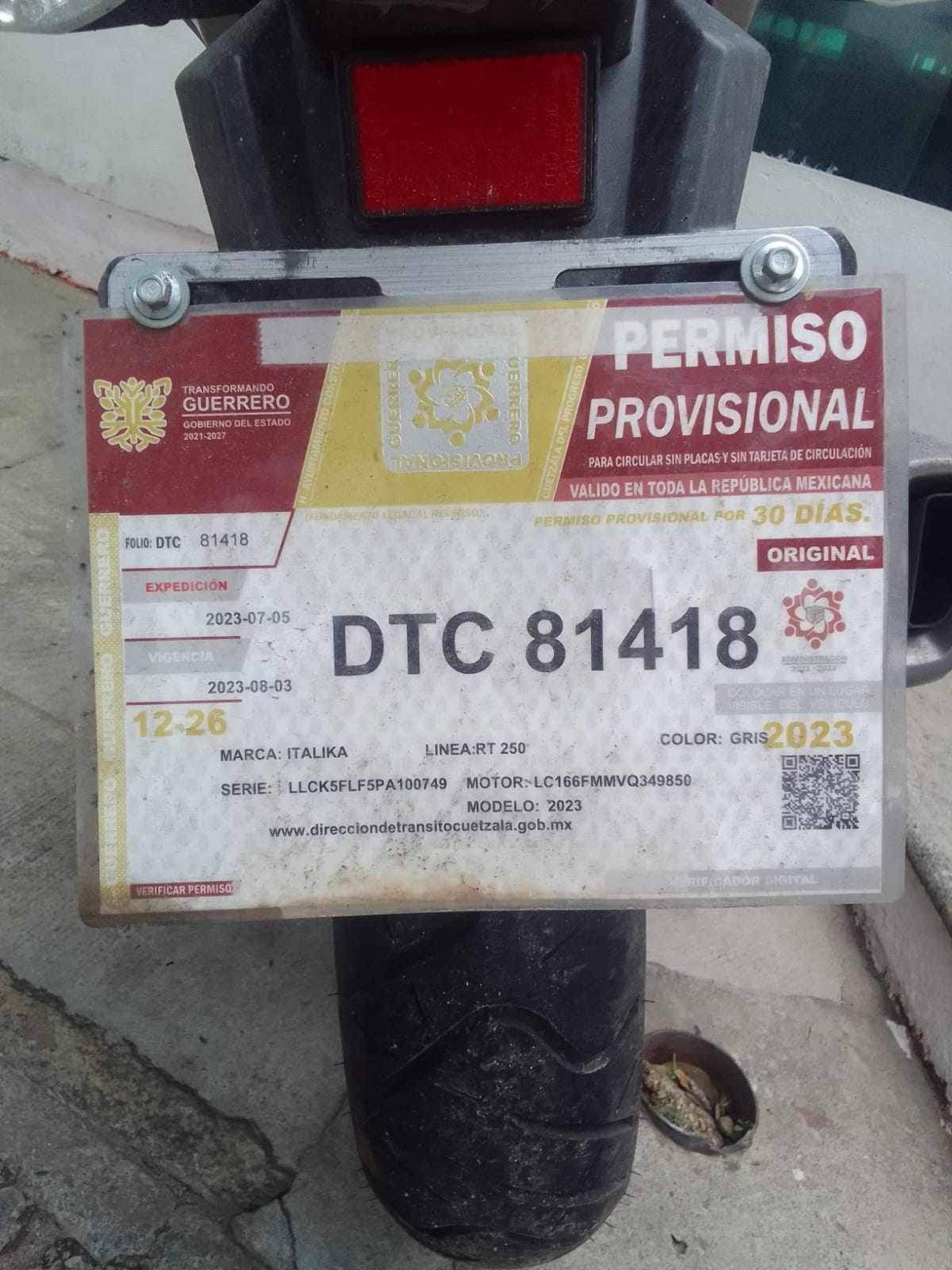 Se robaron una moto en estacionamiento de un súper