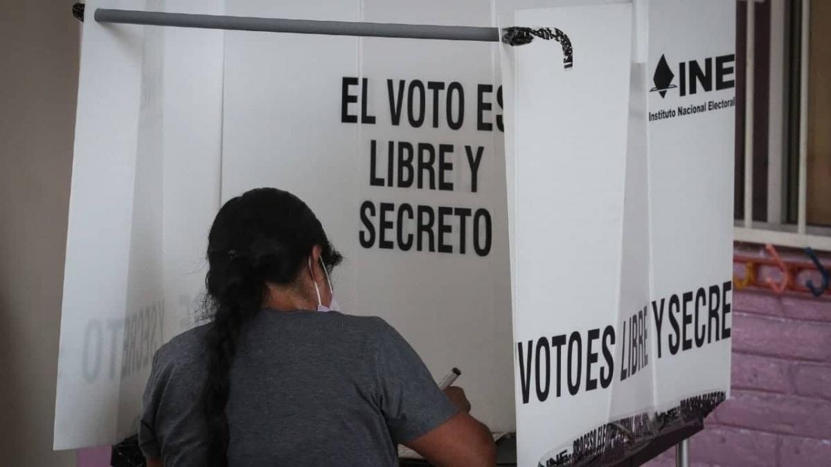 Cierran las casillas en la mayor parte de los estados de México