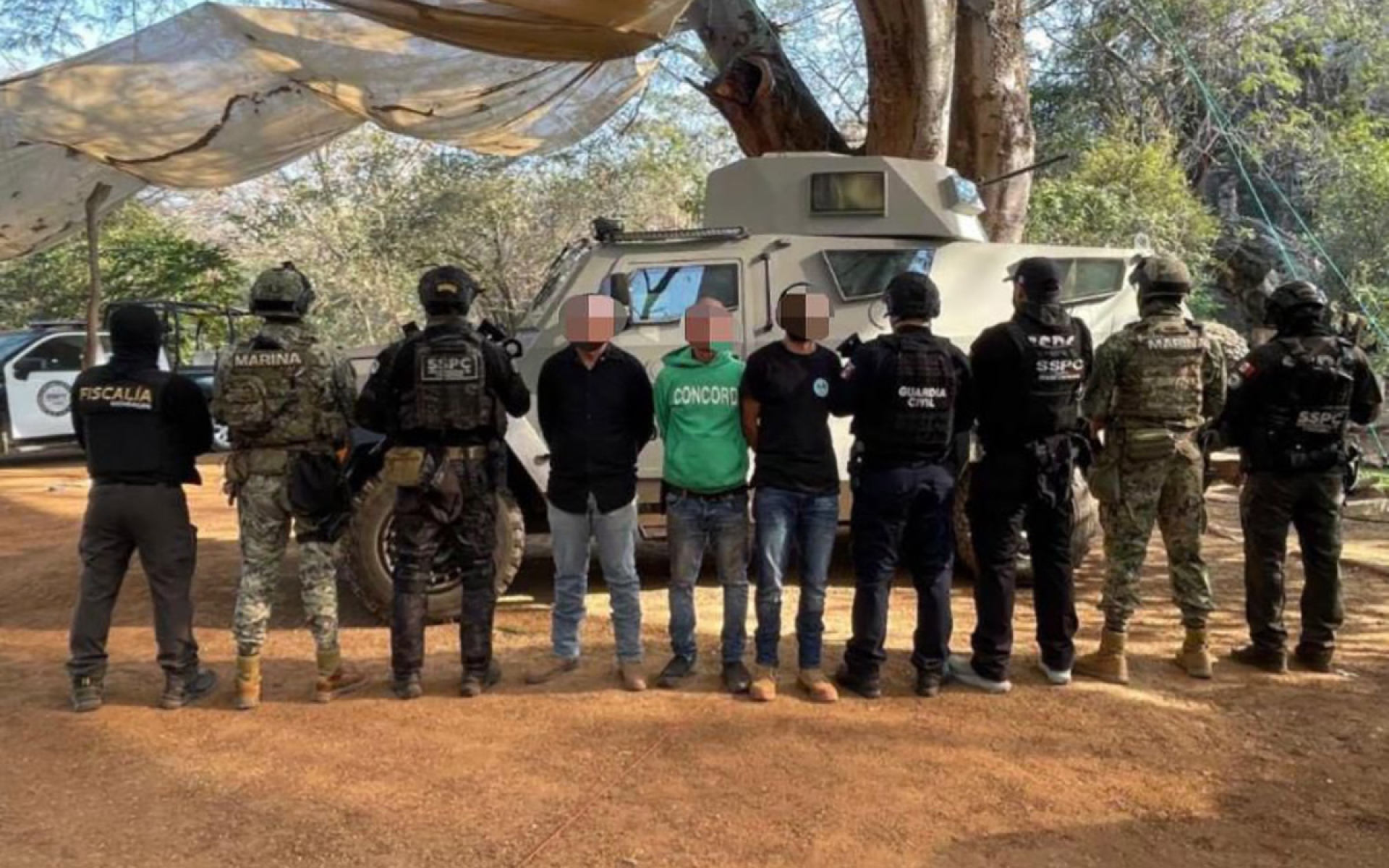 Detienen a siete presuntos integrantes del CJNG en operativo en Michoacán