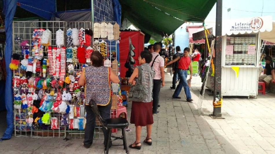 Comerciantes del mercado Cuautla se instalan en el zócalo